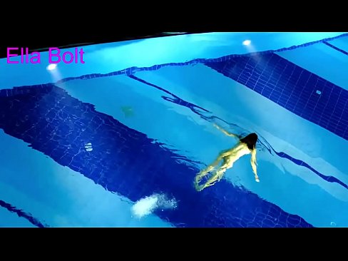 ❤️ Não consigo parar de ver, jovem loira apanhada a nadar nua na piscina da estância balnear ELLA BOLT ☑ Porno em pt.bladesoul.top ❌