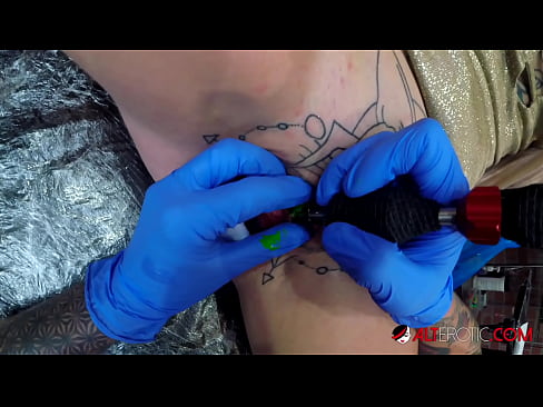 ❤️ Extremamente tatuada, a brasa Sully Savage fez uma tatuagem no seu clítoris ☑ Porno em pt.bladesoul.top ❌