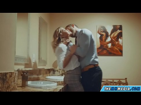 ❤️ Quando uma loira peituda o seduz numa casa de banho pública ☑ Porno em pt.bladesoul.top ❌
